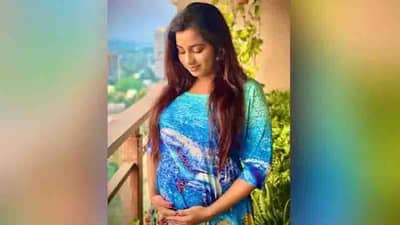 Good News | श्रेया घोषालच्या घरी चिमुकल्याचे आगमन, गोड बातमी देताना झाली भावूक