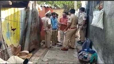 पत्नीसोबत मित्राचे विवाहबाह्य संबंध असल्याचा संशय, पतीने राहत्या घरातच मित्राचा काटा काढला