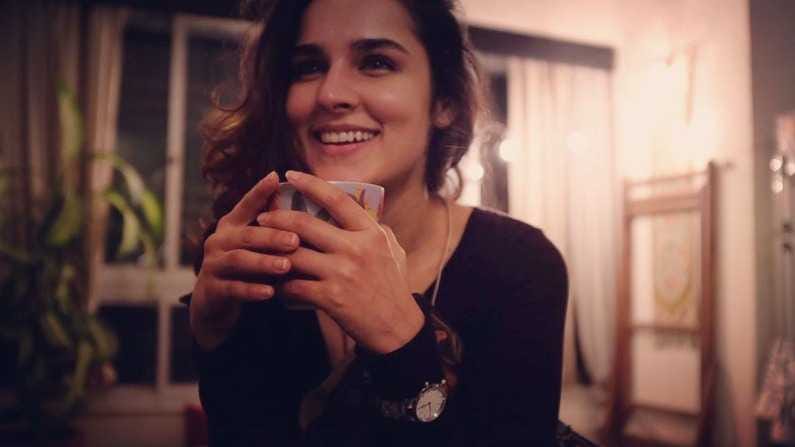 33 वर्षीय अभिनेत्री अंगीरा धारचा आज वाढदिवस आहे. अंगाराचा जन्म 25 मे 1988 रोजी झाला होता. अंगारा अशी एक कलाकार आहे जिनं अभिनयासोबतच इतर क्षेत्रांमध्येही उत्तम काम केलं आहे.