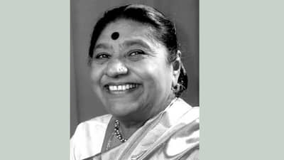 मर्दानी पोवाडा गाणारी तमाशा सम्राज्ञी कांताबाई सातारकर यांचं निधन