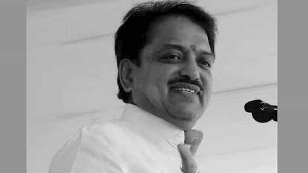 सुसंस्कृत राजकारणी, दिलखुलास व्यक्तिमत्त्व आणि अजातशत्रू म्हणून ओळख असलेले माजी मुख्यमंत्री, ज्येष्ठ काँग्रेस नेते विलासराव देशमुखांची आज जयंती.