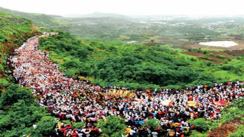 वारकरी यंदाही विठुरायाच्या दर्शनाला मुकणार? आषाढी वारीवर कोरोनाचं सावट