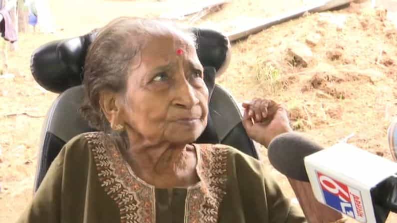 तौत्के चक्रीवादळाने (Cyclone Tauktae) महाराष्ट्रातही मोठं नुकसान झालं आहे. कोकणासह मुंबई उपनगरालाही तौत्के चक्रीवादळाचा तडाखा बसला. या वादळाने मुख्यमंत्री उद्धव ठाकरे (CM Uddhav Thackeray) यांच्या शिक्षिकेचंही मोठं नुकसान झालं आहे.