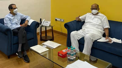 शरद पवारांनी घेतली मुख्यमंत्री उद्धव ठाकरेंची भेट, अर्धा तास खलबतं; चर्चा मात्र गुलदस्त्यात