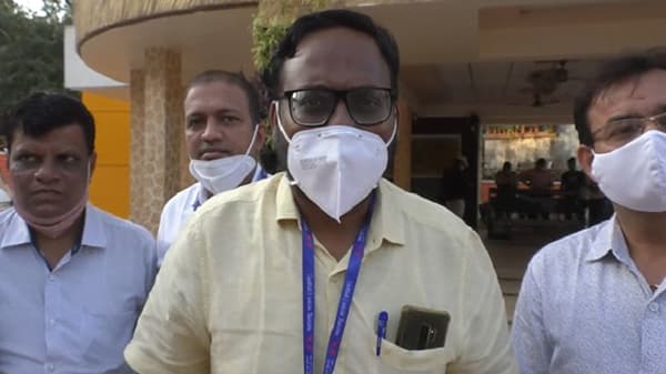 आमच्या मागण्या मान्य करा, नाहीतर वीज पुरवठा खंडीत करु, कर्मचाऱ्यांचा सरकारला इशारा