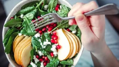 कोरोना काळात रोगप्रतिकारक शक्ती वाढवण्यासाठी हे घटक आहारात घ्या!