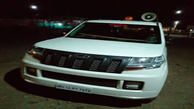 सोलापुरात राडा, दारूच्या अड्ड्यावर कारवाईसाठी गेलेल्या पोलिसांवर जमावाचा हल्ला, पोलीस निरीक्षक गंभीर जखमी