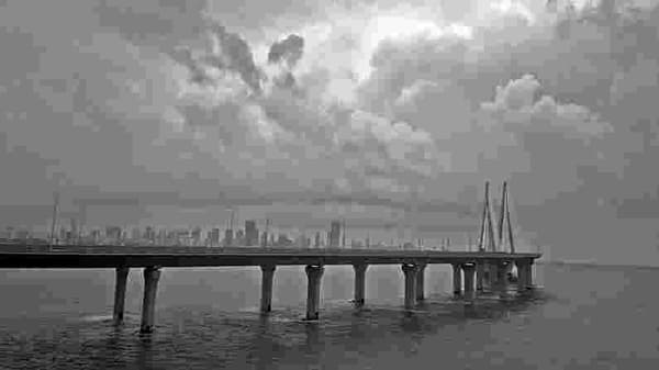 वाहत्या नदीत कसे बांधतात पूलाचे खांब? जाणून घ्या या ट्रिकबद्दल सर्व माहिती