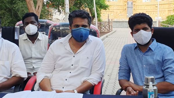 कमवत्या व्यक्तीच्या निधनामुळे निराधार झालेल्या महिलांना ‘आधार; रोहित पवार देणार रोजगार