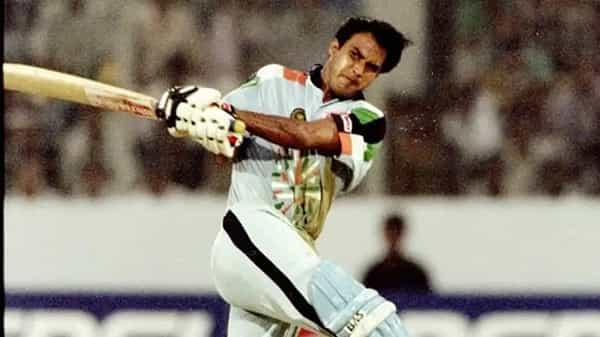 1990 च्या दशकात भारतीय क्रिकेट संघ फारसा मजबूत नव्हता आणि त्यामागील एक कारण म्हणजे संघातील क्षेत्ररक्षण.... असं असूनही, असे काही खेळाडू होते ज्यांनी क्षेत्ररणात आपलं नाव घ्यायला भाग पाडलं त्यापैकी एक होता रॉबिन सिंग.... डावखुरा फलंदाज तसंच मध्यम वेगवान गोलंदाज रॉबिन सिंग याने भारतासाठी काही महत्त्वपूर्ण इनिंग खेळल्या.
