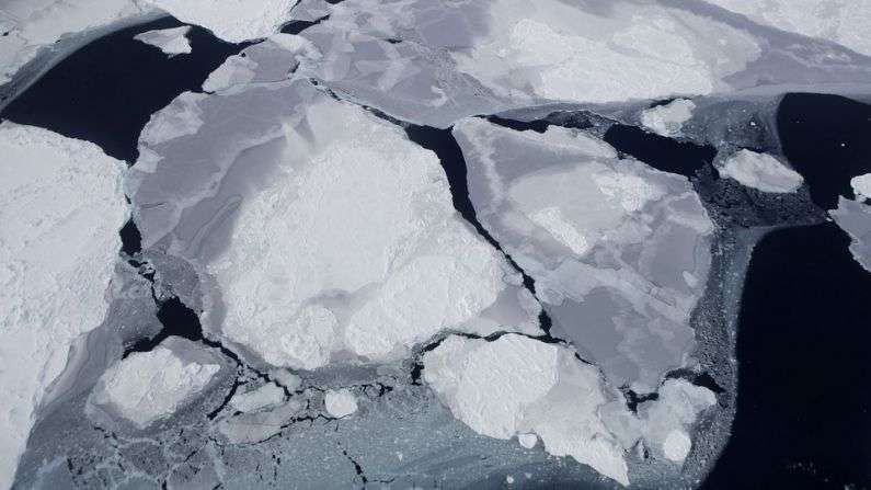 मागील 20 वर्षात आइसलँडवरील (Iceland) बर्फाचा (Glaciers) जवळपास 750 चौरस किलोमीटर भाग वितळला आहे. 