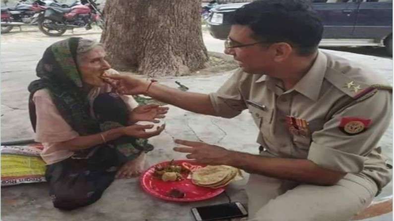 police feeding women viral photo