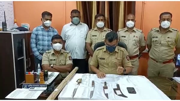 सोन्याची नाणी कमी किंमतीत देण्याचे आमिष, एका फोनमुळे टोळी गजाआड
