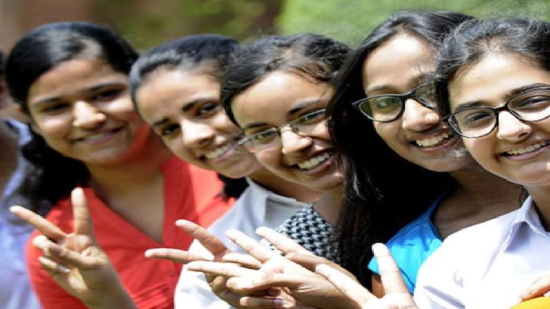 Maharashtra SSC Result 2021 Toppers : यंदा तर रेकॉर्डच मोडला ब्वा पोरांनी..., तब्बल एवढ्या विद्यार्थ्यांना 100 पैकी 100 टक्के!