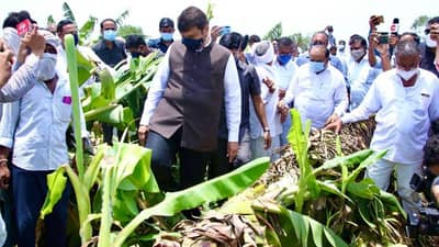 फडणवीसांचा महाराष्ट्र दौरा, शेतकऱ्यांची विचारपूस, कोरोना परिस्थितीचा आढावा आणि पक्षबांधणी; वाचा सविस्तर