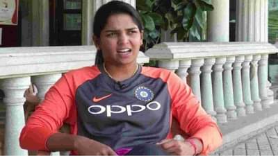 घरातल्या 9 जणांना कोरोनाची लागण, आई-बहिणीचा 15 दिवसांच्या अंतराने मृत्यू, तडाखेबाज क्रिकेटरची इमोशनल कहाणी!