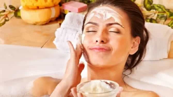 गुलाब पाकळ्या, मुलतानी माती आणि अॅपल सायडर व्हिनेगरचा फेसपॅक त्वचेसाठी अत्यंत फायदेशीर, वाचा!