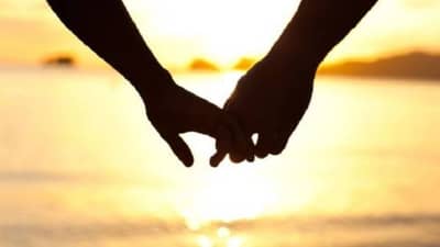 करोडपती प्रॉपर्टी डिलरच्या पत्नीचे 13 वर्षांनी लहान रिक्षाचालकासोबत पलायन