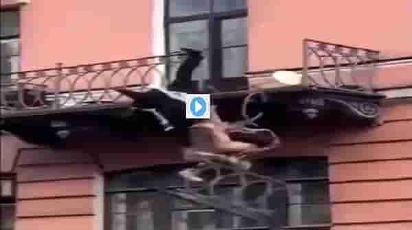 Video | नवरा-बायकोमध्ये कडाक्याचं भांडण, मध्येच गॅलरी तुटली अन् घडला भीषण अपघात, घटना कॅमेऱ्यात कैद