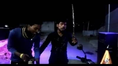 VIDEO : भाईचा बड्डे पडला महागात, 5 मित्रांचे पोलिसांनी वाजवले बारा