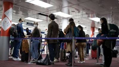 फ्रान्समध्ये विमानात स्फोटकं आढळली, पॅरिस विमानतळावर सुरक्षा रक्षकांनी कट उधळला