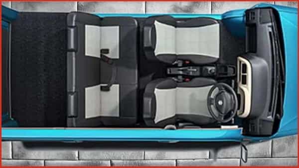 मारुती सुझुकी (Maruti Suzuki) कंपनीने मे महिन्यात कार विक्रीत मोठी घट अनुभवल्यानंतर विक्री वाढविण्यासाठी काही वाहनांवर मोठ्या प्रमाणात सूट जाहीर केली आहे. मारुती सुझुकी त्यांच्या वेगवेगळ्या मॉडेल्सवर सवलत देत आहे. यामुळे कंपनीच्या विक्रीत वाढ होण्याची अपेक्षाही वाढली आहे. तसेच ग्राहकांना त्यांची आवडती कार चांगल्या किंमतीत खरेदी करता येईल.