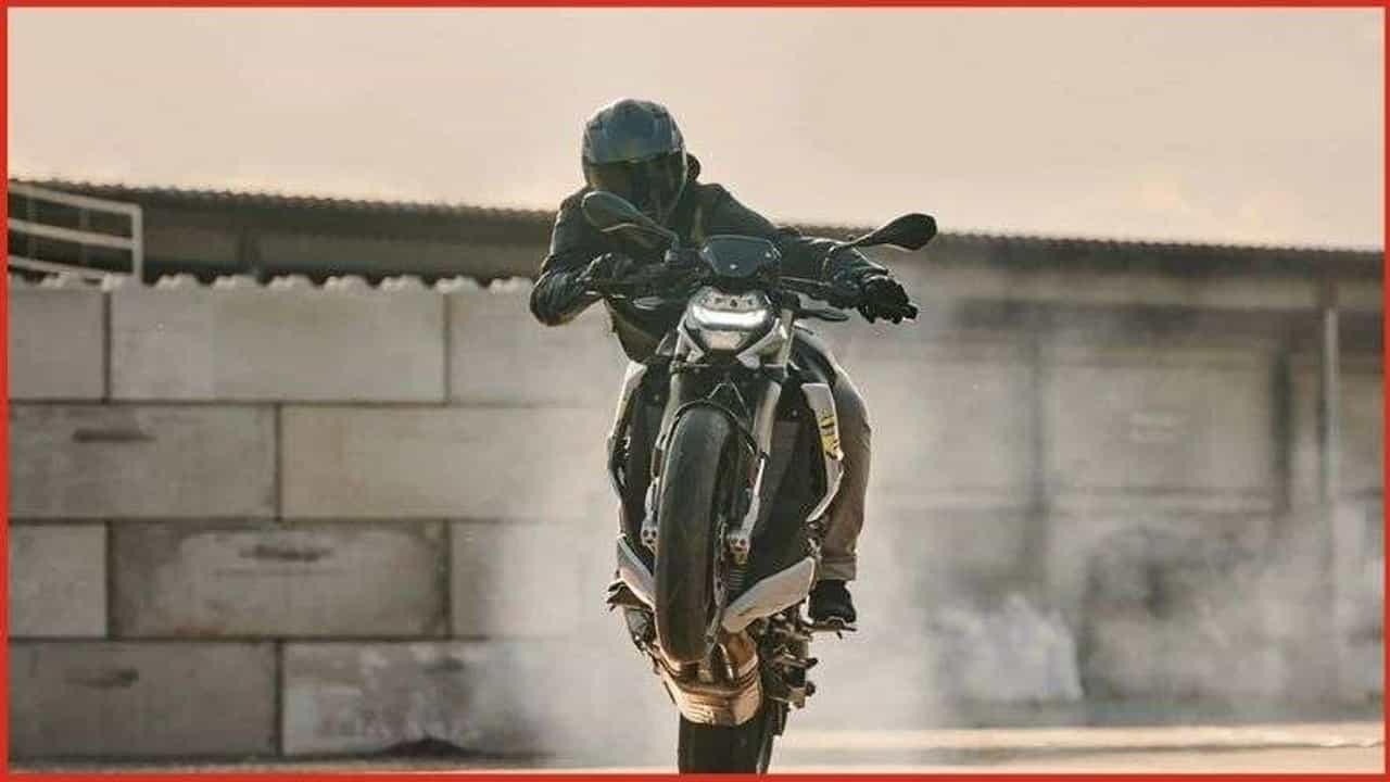 BMW ची S1000R भारतात लाँचिंगसाठी सज्ज, जाणून घ्या किंमत आणि फीचर्स