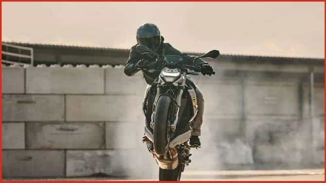 BMW ची S1000R भारतात लाँचिंगसाठी सज्ज, जाणून घ्या किंमत आणि फीचर्स