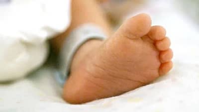 धक्कादायक ! दोन वर्षीय बालकाच्या पोटावर लोखंडी रॉडने चटके, पोटाची चाळणी झाल्याने शेवटी मृत्यू