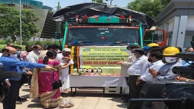IFFCO च्या नॅनो लिक्विड यूरियाचं व्यावसायिक उत्पादन सुरु, गुजरातमधून पहिली खेप या राज्याकडे रवाना