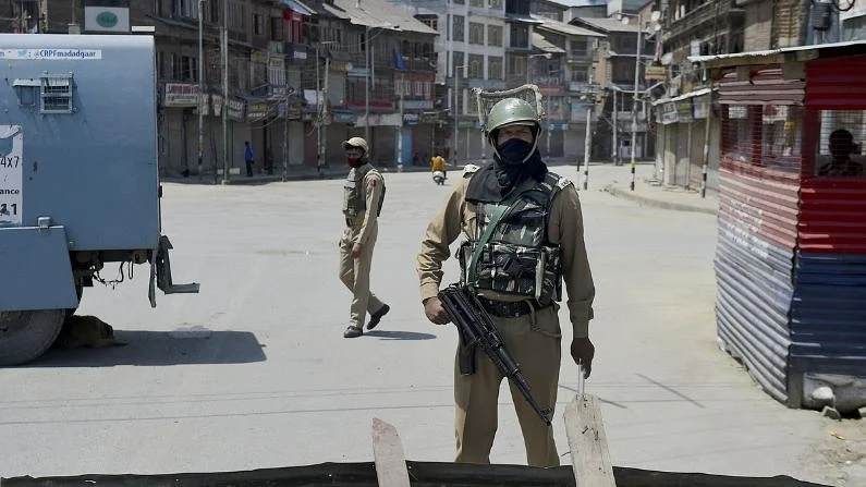जम्मू काश्मीरमध्ये बस स्टँडवर ग्रेनेड स्फोट, 7 लोक जखमी, सैन्याकडून शोधमोहिम सुरू