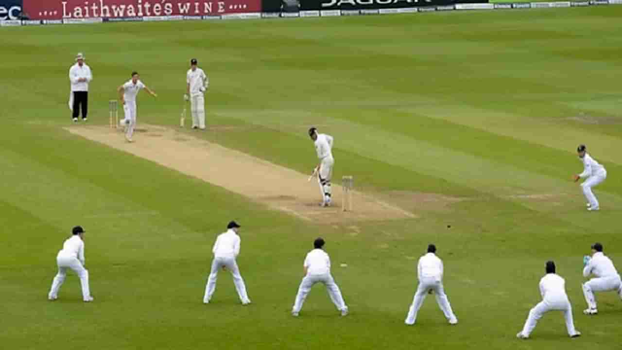 इंग्‍लंडच्या संघाने दोन दिवसांत जिंकला कसोटी सामना, या खेळाडूने 6 चेंडूत 4 विकेट्स घेत केली कमाल