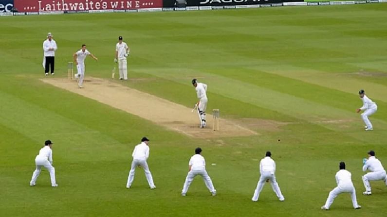 इंग्‍लंडच्या संघाने दोन दिवसांत जिंकला कसोटी सामना, 'या' खेळाडूने 6 चेंडूत 4 विकेट्स घेत केली कमाल