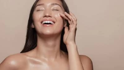 केळी, कोरफड आणि बेसन पीठाचा फेसपॅक चेहऱ्याला लावा आणि सुंदर त्वचा मिळवा