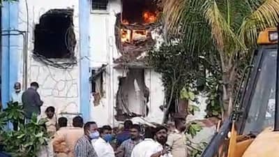 Pune Fire :  केमिकल कंपनीत 15 महिलांसह 18 जणांचा जीव घेणारी आग नेमकी कशी लागली?