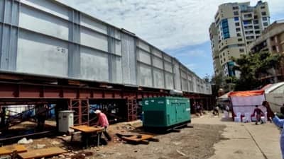 हँकॉक पुलाच्या पुनर्बांधणीला आणखी वेग येणार, महत्त्वाचा टप्पा पूर्ण