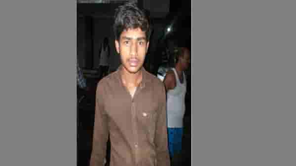 25 सेकंदांचा थरार, 18 वर्षांचा तरुण चेंबरमध्ये पडला, पुढे काय घडलं ?