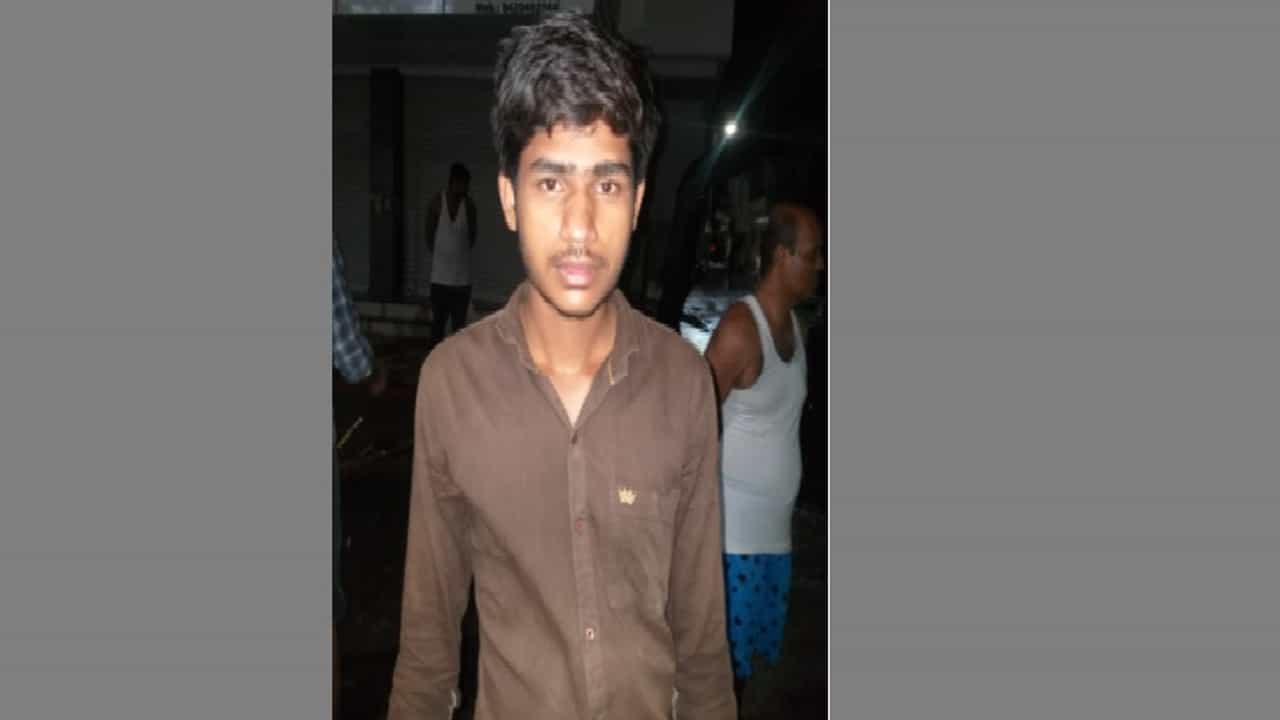 25 सेकंदांचा थरार, 18 वर्षांचा तरुण चेंबरमध्ये पडला, पुढे काय घडलं ?