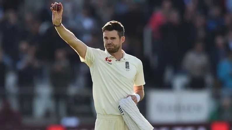 इंग्लंडचा अनुभवी आणि सर्वाधिक विकेट घेणारा जेम्स अँडरसन चौथ्या क्रमांकावर आहे. अँडरसनने 12 सामन्यांच्या 20 डावांमध्ये 19.51 च्या सरासरीने 39 विकेट्स घेतल्या आहेत.