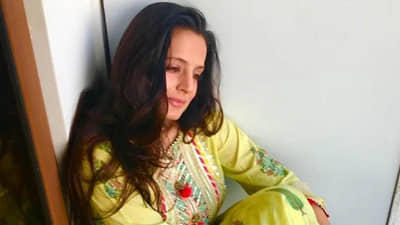 Happy Birthday Ameesha Patel | ‘कहो ना प्यार है’ म्हणत इंडस्ट्रीत प्रवेश, 3 जणांना डेट केल्यानंतरही एकाकी जीवन जगतेय अमिषा पटेल!