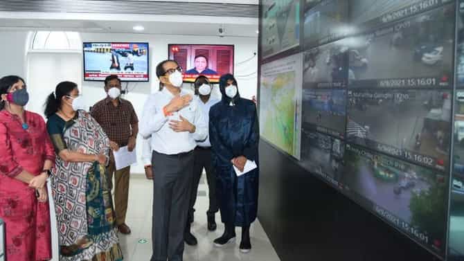 Mumbai Rains : मुंबई आज रेड तर पुढील 4 दिवस ऑरेंज अॅलर्ट; मुख्यमंत्री तातडीने आपत्ती निवारण कक्षात