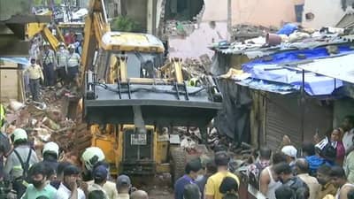 Malad Building Collapsed | मी बाहेर पडलो आणि तीन इमारती पत्त्याप्रमाणे कोसळल्या, मालाड इमारत दुर्घटना नेमकी कशी घडली?