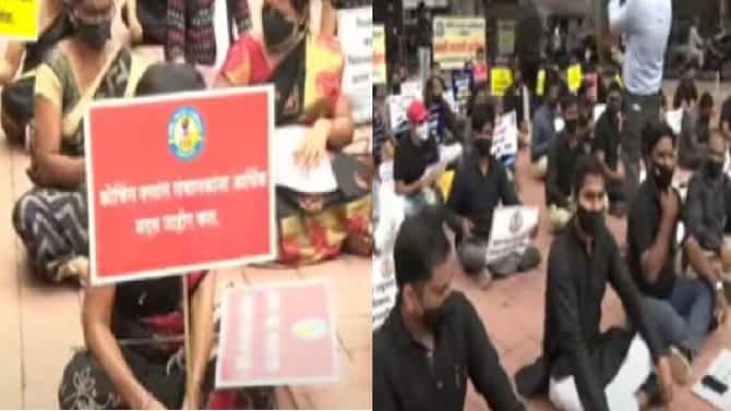कोचिंंग क्लासेस सुरु करण्यास परवानगी द्या काळे कपडे घालून औरंगाबादेत शिक्षक, मालकांचे आंदोलन