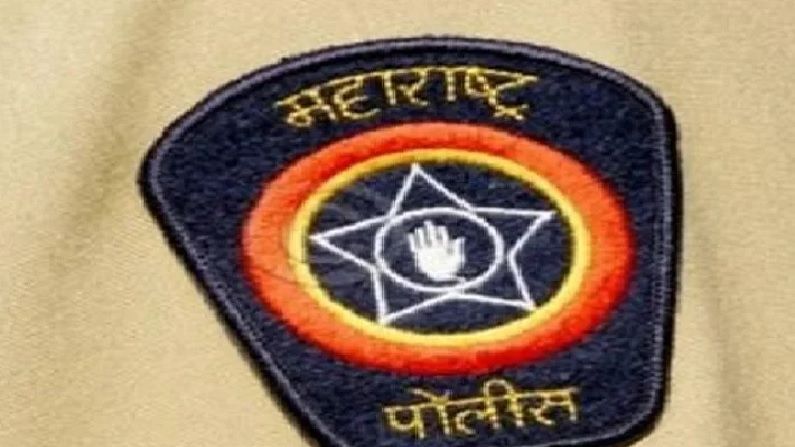पोलिसांनी तुमची तक्रार नोंदवण्यास नकार दिला, तर तुम्ही काय करायला हवं? वाचा... पोलिसांनी तुमची तक्रार नोंदवण्यास नकार दिला, तर तुम्ही काय करायला हवं? वाचा...