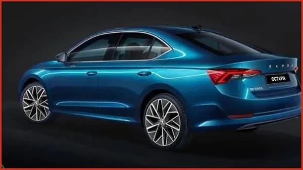 दमदार फीचर्ससह 2021 Skoda Octavia भारतात दाखल, जाणून घ्या किंमत आणि फीचर्स