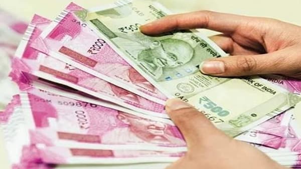 बचत खात्यावर सर्वाधिक व्याज देणाऱ्या बँका कोणत्या? व्याजदर किती, जाणून घ्या