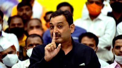 खासदार संभाजीराजेंचं काकासाहेब शिंदेंना अभिवादन, 36 जिल्ह्यात मूक आंदोलन, लॉंग मार्चचाही इशारा