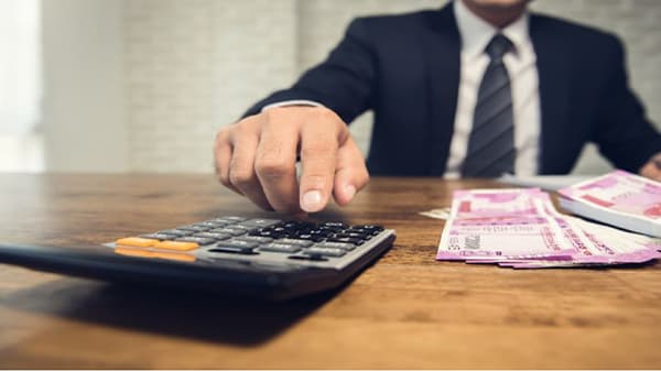 बँकेमध्ये नोकरी मिळवण्याची संधी, 57 हजार मिळू शकतो पगार, असा करा अर्ज...