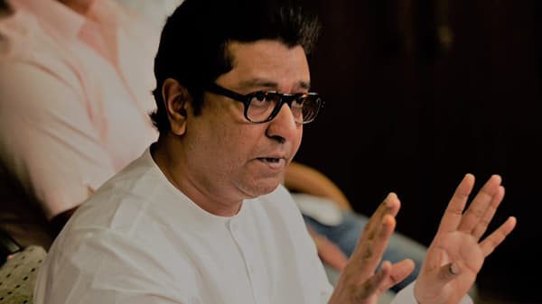 शिवसेनेला चार कारकुन सांभाळणार असतील तर मला कधीही मान्य होणार नाही; राज ठाकरेंचे शब्दच सेनावापसी रोखणार?