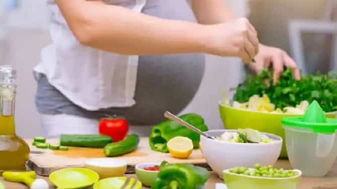 Protein Deficiency Symptoms : प्रोटीनची शरीरात कमतरता असल्याची ही आहेत प्रमुख लक्षणे !